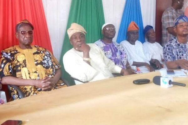 APC inaugurates 30 LG party chairmen in Oyo