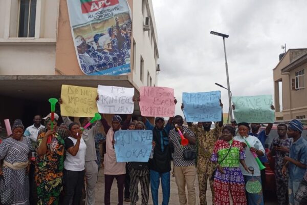Tension In Akinyele APC: Members protest, say “it’s our turn” for Akinyele/Lagelu ticket.