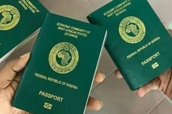 FG Orders Withdrawal Of Passports From Nigerians Who Renounce Citizenship